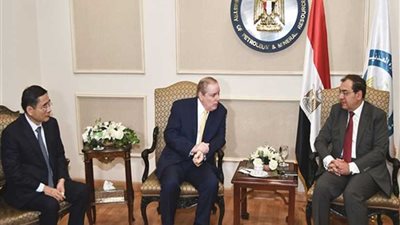 وزير البترول يبحث مع رئيس الغرفة العربية الأمريكية سبل تعزيز التعاون المشترك