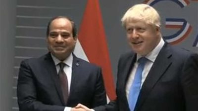 الرئيس السيسي يلتقي مع رئيس وزراء بريطانيا على هامش قمة 
