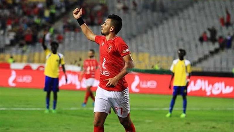 الأهلى يكتفى برباعية