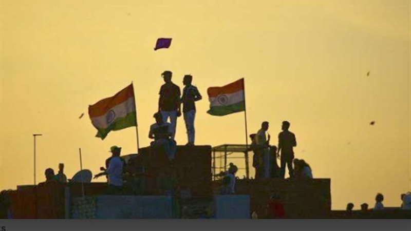 خيط طيارة ورق يقطع