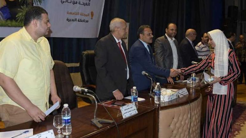 توزيع 618 جهاز عروسة