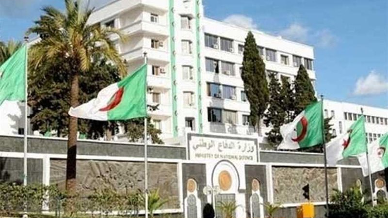 الجيش الجزائري يقبض