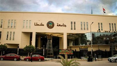 تسليم شهادات الإعفاء من التجنيد لطلاب 