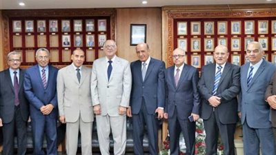 شيوخ مجلس الدولة يهنئون رئيس قضايا الدولة بثقة الرئيس