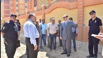 محافظ أسيوط يشهد بروفة للتدريب الميداني على إدارة مخاطر السيول