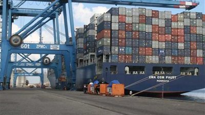 ميناء دمياط يستقبل 8 سفن حاويات وبضائع العامة خلال 24 ساعة