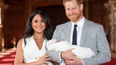 الأمير هاري وزوجته سيغادران بريطانيا.. هل يتنازل عن ملكيته؟