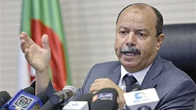 وزير العدل الجزائري يطلب رفع الحصانة البرلمانية عن نائبين متهمين بالفساد المالي