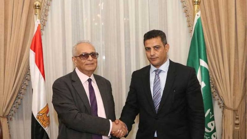 أبو شقة يصدر قرارًا