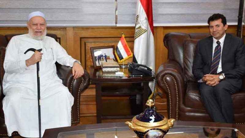 وزير الشباب والرياضة