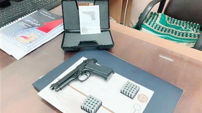 مطار القاهرة: ضبط محاولة تهريب طبنجة صوت وعدد من الطلقات