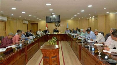 محافظ أسيوط يترأس اجتماع الخطة الاستثمارية للوقوف على تنفيذ الربع الأول منها وفقًا للاحتياجات والأولويات