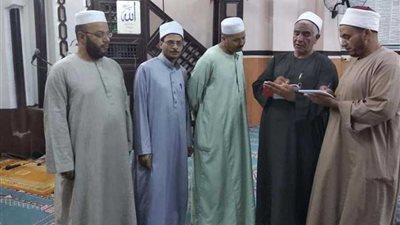 أوقاف المنيا تتابع مدى التزام الأئمة والعاملين بالمساجد بنشر صحيح الدين