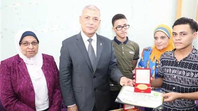 الفريق الذهبي.. أيتام المنوفية الأول في دوري ”ساتوك“ لكرة القدم