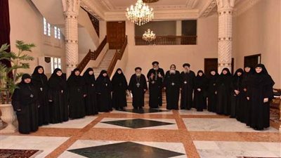 البابا تواضروس يستقبل وفد الراهبات المسافر إلى روسيا