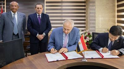 توقيع بروتوكول تعاون بين اقتصادية قناة السويس والصين لإنشاء مركز تدريب فني للعمالة