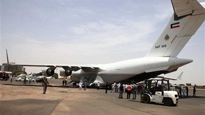 وصول أولى طائرات الجسر الجوي الكويتي إلى الخرطوم