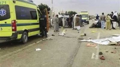 إصابة 4 أشخاص إثر انقلاب سيارة بالطريق الزراعي في البحيرة