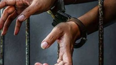 ضبط متهمين بالجيزة لحيازتهما كمية من القطع والتماثيل الأثرية بقصد الاتجار