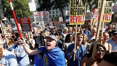 مظاهرات احتجاجية على قرار تعليق أعمال البرلمان في بريطانيا