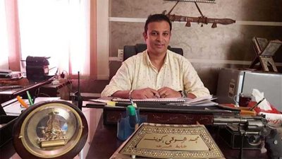 استولى على ٢٨٨ ألف جنيه.. 