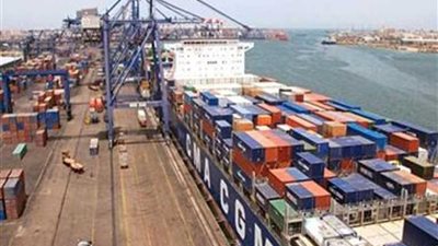 شحن 6 آلاف طن صودا كاوية بميناء غرب بورسعيد