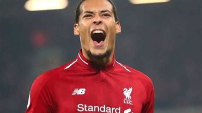 فان دايك ينافس رونالدو وميسي على جائزة أفضل لاعب في العالم