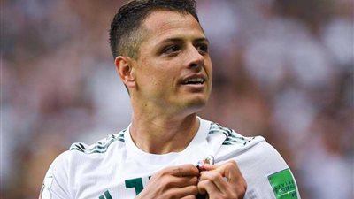 إشبيلية الإسباني يؤكد التعاقد مع المهاجم المكسيكي 