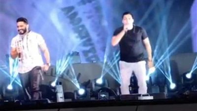 خالد منيب يغني في حفل مسيرة تامر حسني