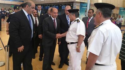 وزير الطيران المدني في جولة تفقدية لمطاري القاهرة وشرم الشيخ