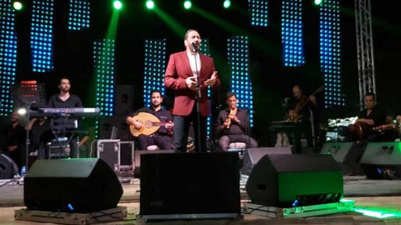 علي الحجار يغني ما