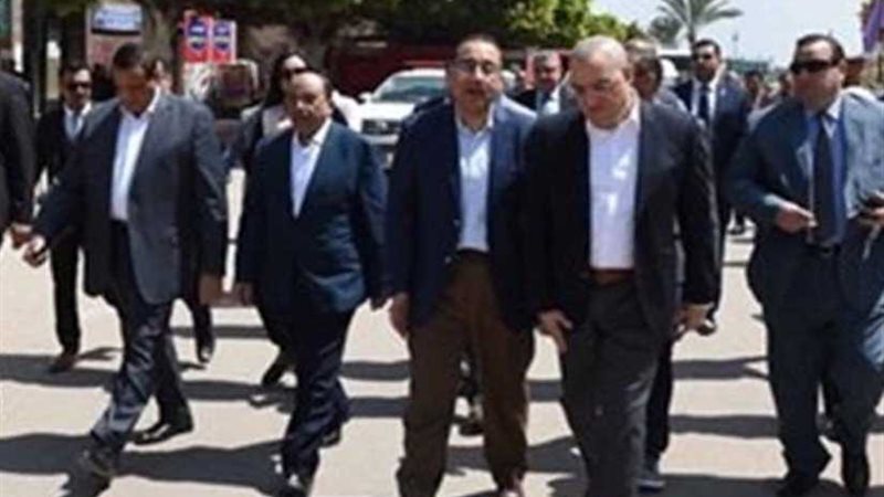 ‏‫رئيس الوزراء يتفقد