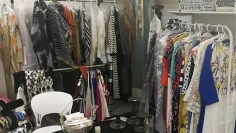 الملابس والسبح والسجاد..