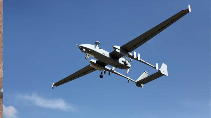 منطاد صهيوني وطائرات