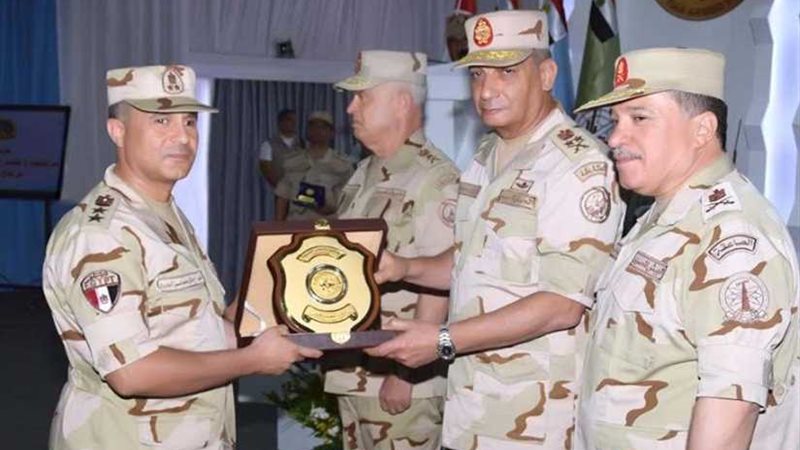 وزير الدفاع يفتتح