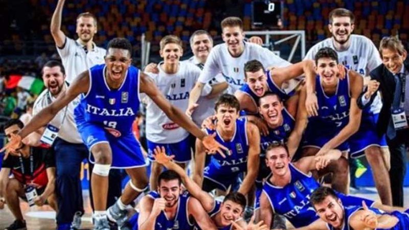 إيطاليا تفوز على