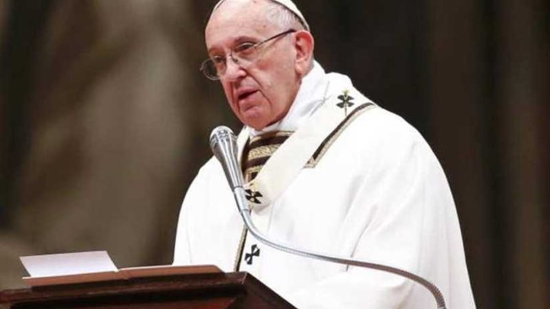 بابا الفاتيكان يستقبل