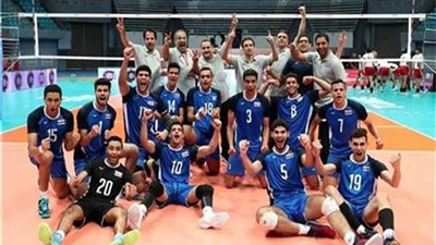 تفاصيل لقاء وزير الشباب والرياضة مع ناشئي الطائرة