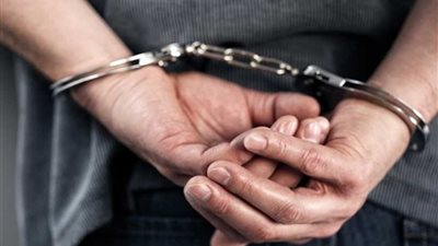 لص السيارات سقط في السلام