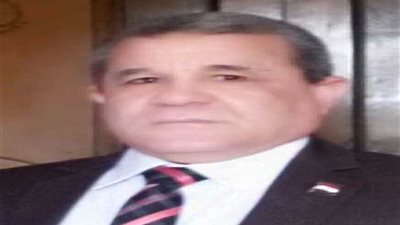 أستاذ جامعي يشكو جامعة جنوب الوادي