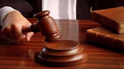 الجنايات تقضي ببراءة رئيس حي الدقي واثنين آخرين في الرشوة