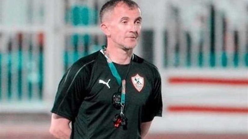 جلسة بين ميتشو ومدرب