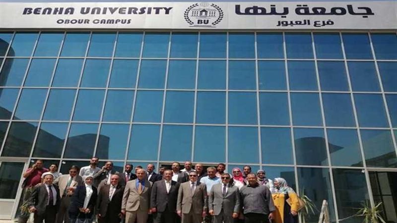 رئيس جامعة بنها يتفقد