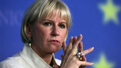 السويد: إيران أفرجت عن بعض أفراد طاقم الناقلة 