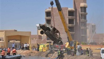 تدريب ميداني وعرض اصطفاف وجاهزية معدات مجابهة الأزمات بمشاركة 230 معدة ثقيلة في أسيوط