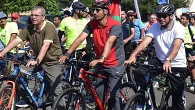وزير الرياضة يقود ماراثون للدراجات بالشروق