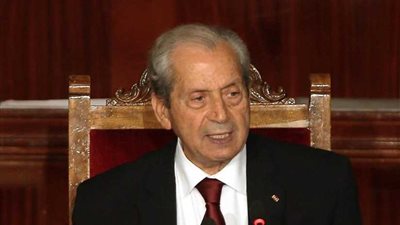 الرئيس التونسي المؤقت يستعرض استعدادات الجيش لتأمين الانتخابات المقبلة