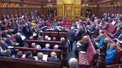 عاجل ..مجلس اللوردات يوافق على مشروع قانون يمنع خروج بريطانيا من الاتحاد الأوروبي