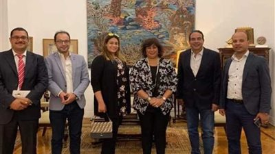 أيمن أبو العلا يناقش مع وزيرة الثقافة مشكلات قصور الثقافة المغلقة