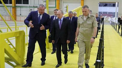 بوتين يطالب باحترام المواعيد المقررة لبناء مطار 